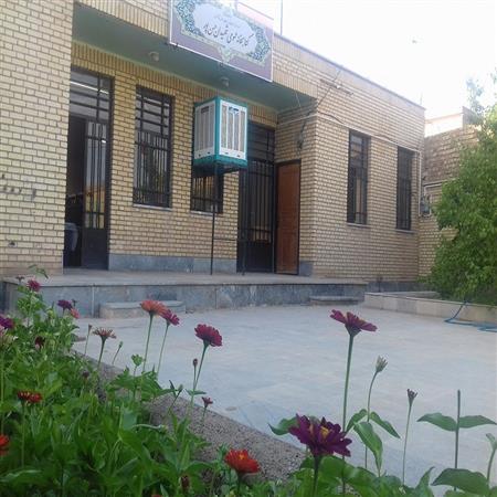 محوطه کتابخانه